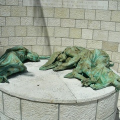 11-Holocaust Memorial e